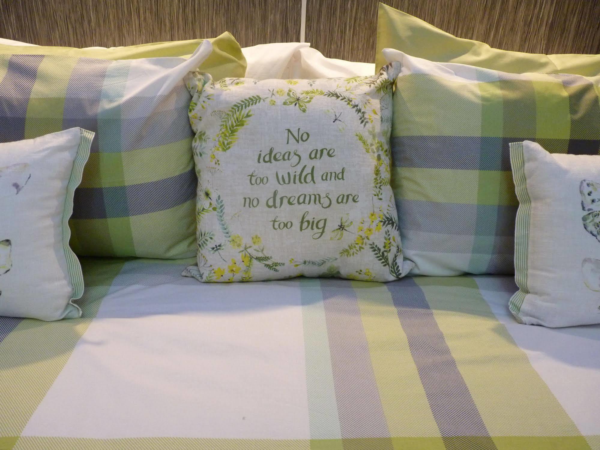 Muirholm Bed And Breakfast Paisley Buitenkant foto